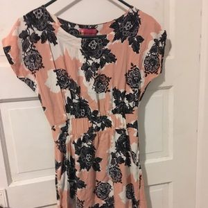 EUC xs dusty rose, black and white dress